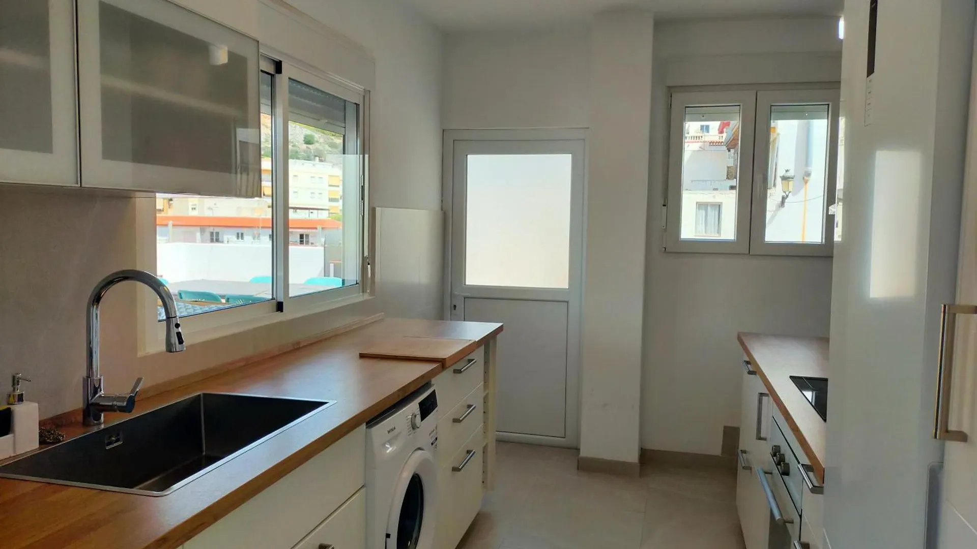 Amazing Apartment & Great Terrace & 4Bedrooms La Herradura  Spain